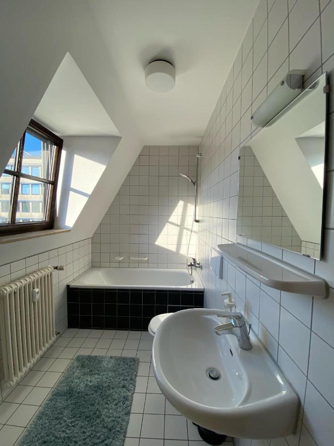 Loft + Balkon In Historischem Altbau Am Marktplatz Chemnitz Exteriör bild